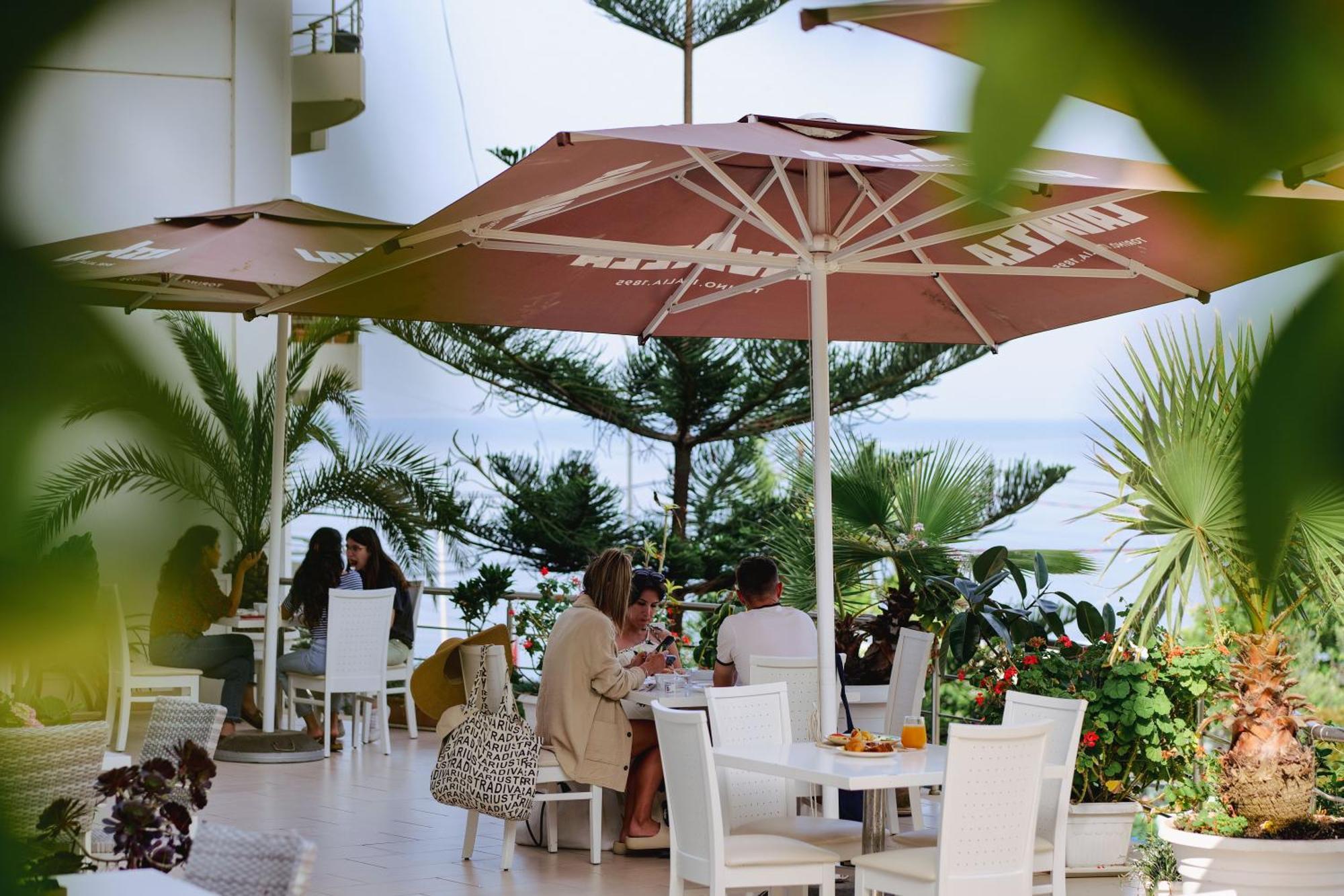 Hotel Oasis Sarande Luaran gambar